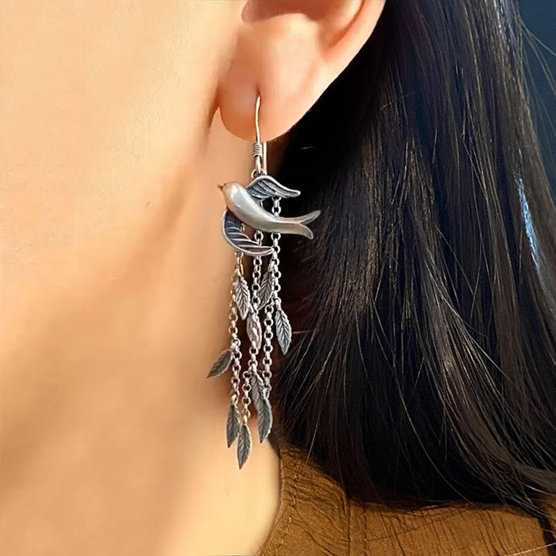 Retro Minimalist Design Leafy Artistic Earrings For Women With An Elegant Vibe